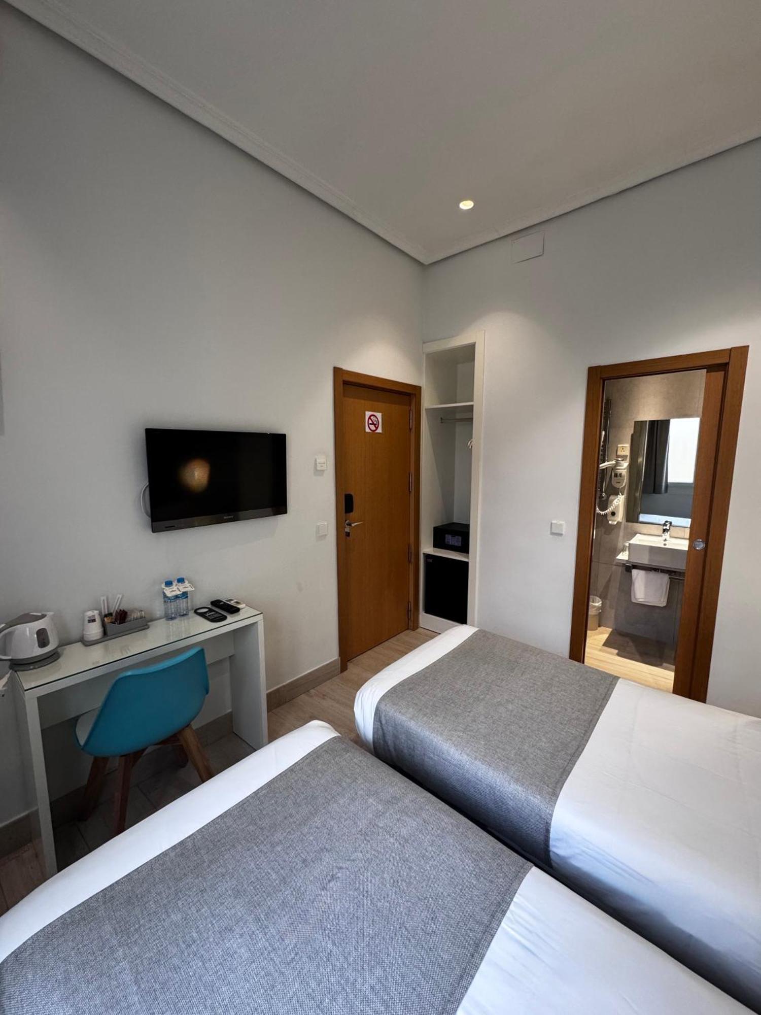 Hostal Cervelo — Photos 1